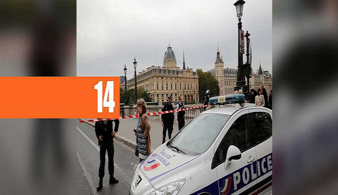 HOMEM ATACA POLICIAIS COM FACA EM PARIS - News Rondônia