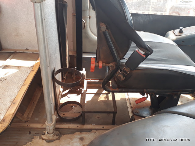 URGENTE - ÔNIBUS ESCOLAR RURAL DA EMPRESA FREITAS, ANTIGA TRÊS MARIAS, PEGA FOGO NA LINHA CARACOL - News Rondônia