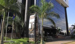 O ESTADO DE RONDÔNIA É CONDENADO A INDENIZAR CONDUTOR POR VIATURA DA PM INVADIR PREFERENCIAL - News Rondônia