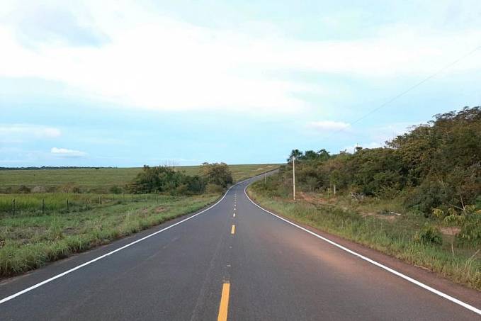 SEGURANÇA - Serviços de pintura da sinalização horizontal atendem 50 quilômetros da RO-391, em Chupinguaia - News Rondônia