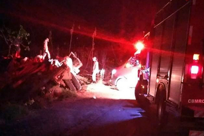 TRÁGICO: Irmão de vereador morre esmagado por toras de árvore em acidente em Cacoal - News Rondônia
