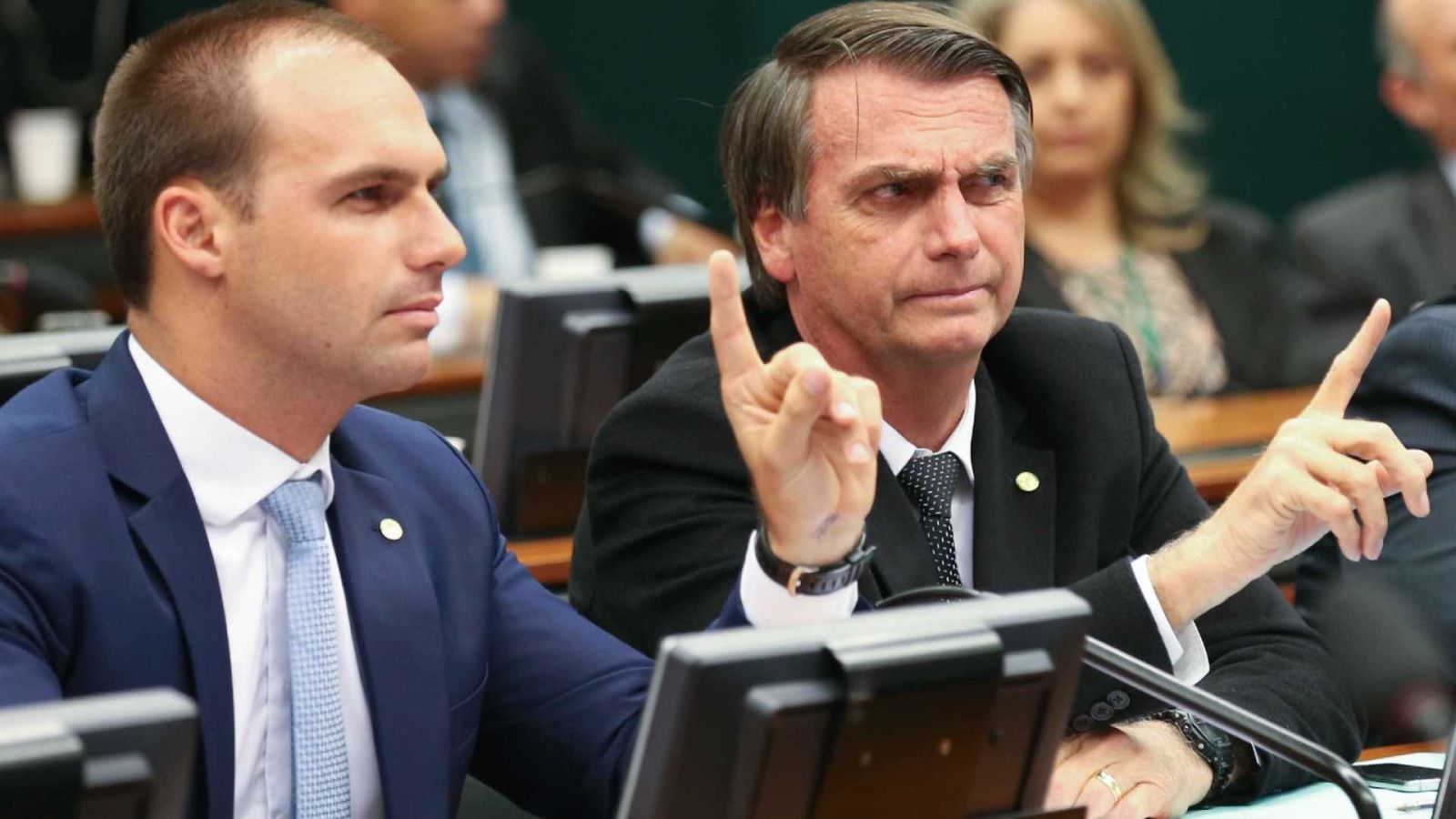 'JÁ ADVERTI O GAROTO', DIZ BOLSONARO SOBRE FILHO FALAR EM FECHAR STF - News Rondônia