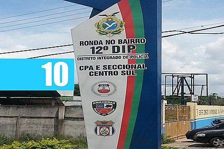 APÓS ROUBO, ASSALTANTE ATRAPALHADO CAI DE ÔNIBUS E LEVA SURRA DE PASSAGEIROS EM MANAUS - News Rondônia