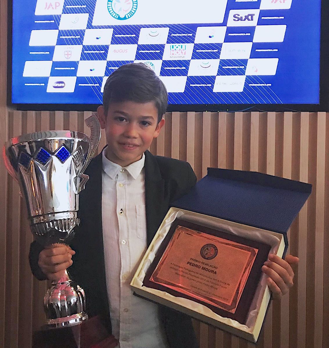 BRASILEIRO DE OITO ANOS GANHA O CAMPEONATO DE MOTONÁUTICA NA EUROPA E É CONDECORADO PELA FPM - News Rondônia