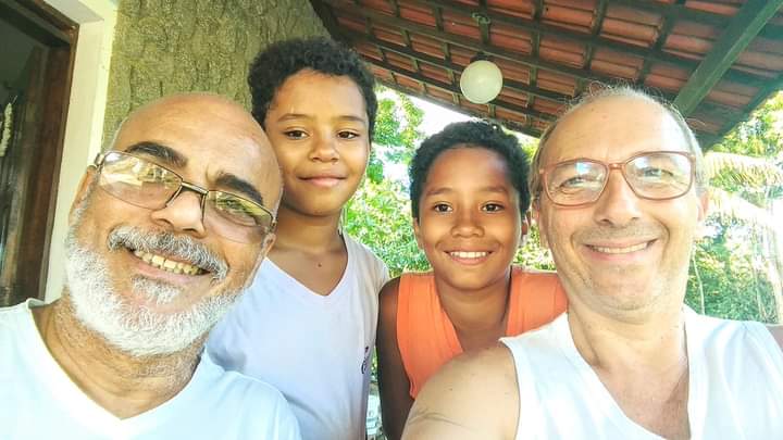 Adoção - Histórias Emocionantes 2021: Família homoafetiva, da Amazônia para o Rio - News Rondônia