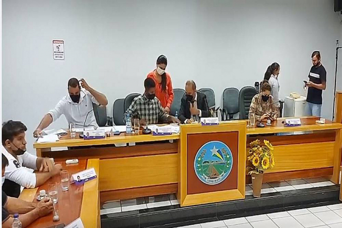 Vereadores ignoram pressão popular em sessão transmitida pela internet e aprovam benefício para eles próprios em Colorado do Oeste - News Rondônia