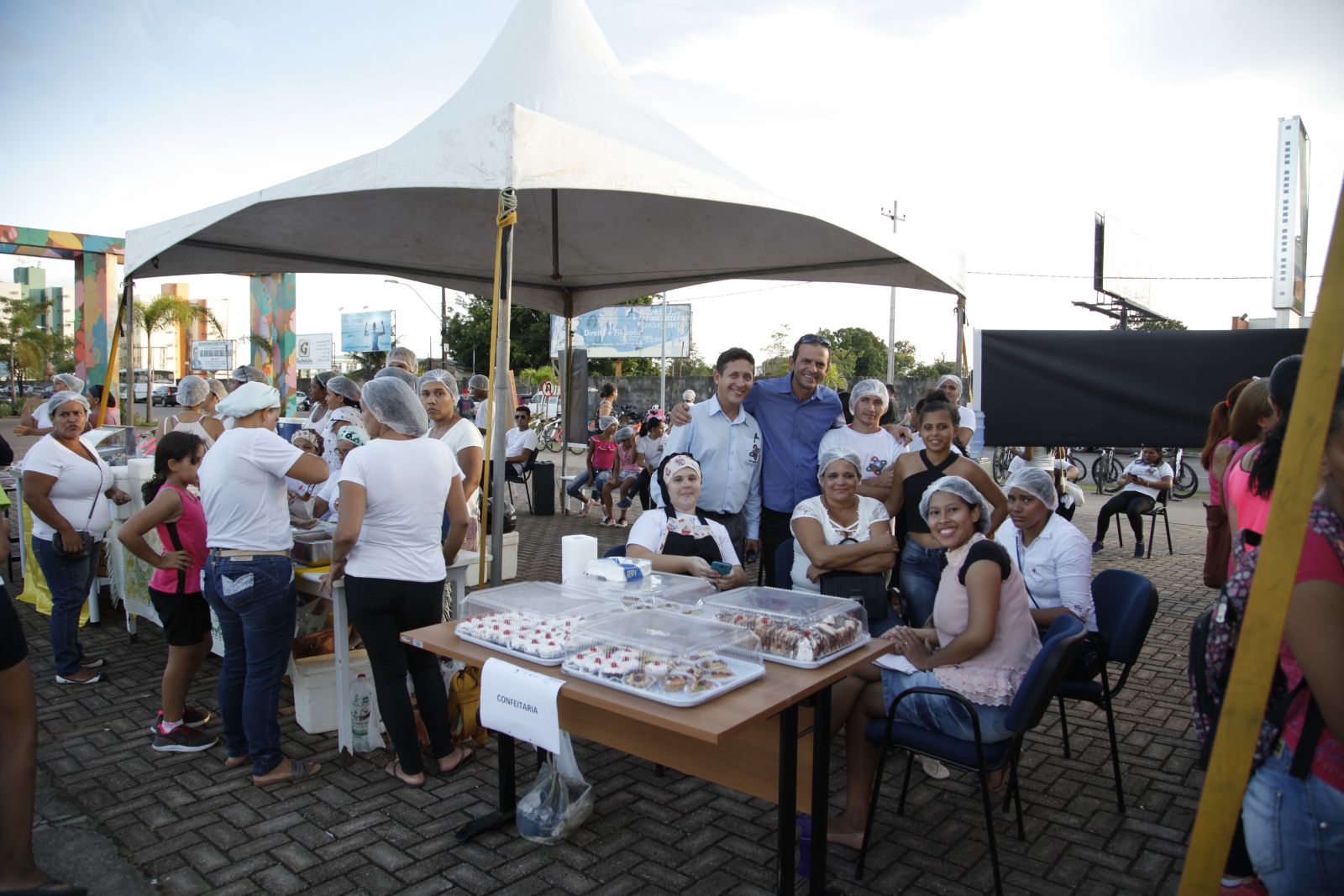 ALUNOS DOS CURSOS DE EMPREENDEDORISMO PROMOVIDO PELA PREFEITURA REALIZAM FEIRA - News Rondônia