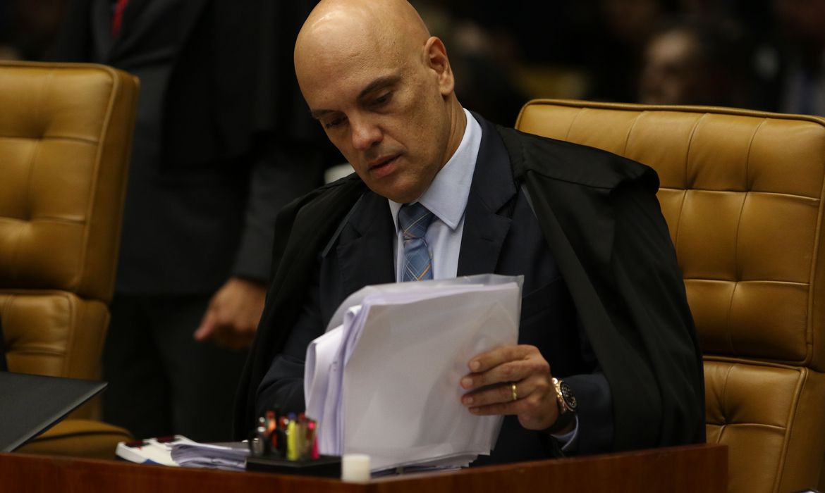 Bolsonaro formaliza pedido de impeachment de Alexandre de Moraes - News Rondônia