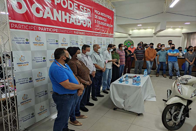 Quarta moto de programa da Semfaz é entregue: emissão de notas fiscais de serviço em Vilhena pode dar prêmios - News Rondônia