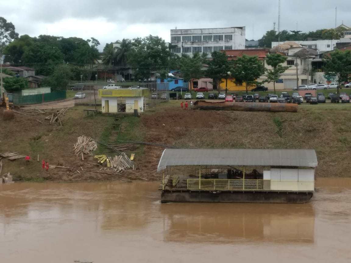 BAR FLUTUANTE, O FAMOSO PUTANIC, É RESGATADO APÓS NAUFRÁGIO - News Rondônia