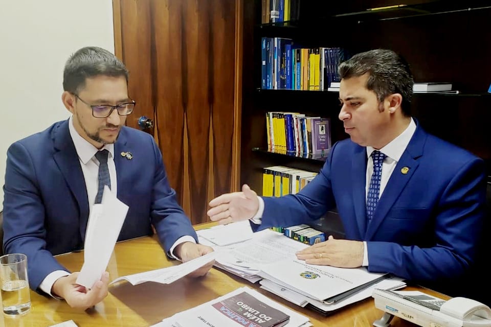 Após articulação do deputado Anderson Pereira, Anatel divulga lista com 17 distritos rondonienses que receberão rede de telefonia móvel ainda esse ano - News Rondônia