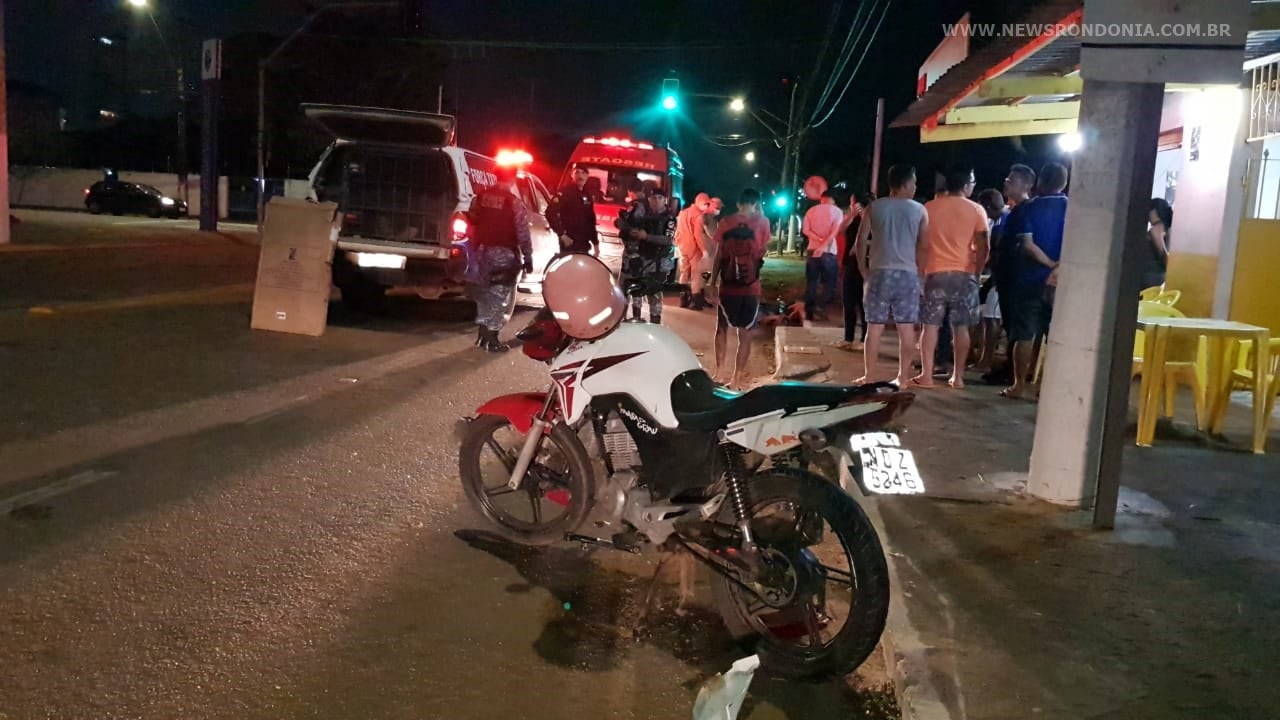 COM ARMA FALSA, DUPLA REALIZA ASSALTO EM PARADA DE ÔNIBUS - News Rondônia