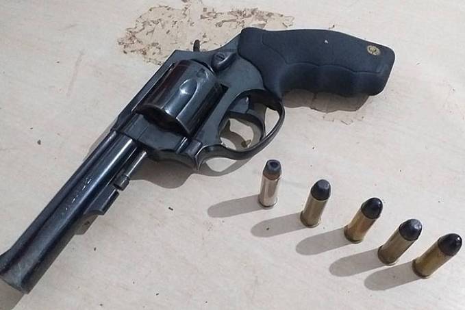 QUARTETO - Polícia flagra jovens e adolescentes portando revólver no Cristal da Calama - News Rondônia