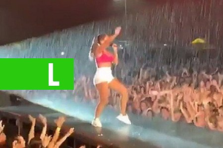 ESTRUTURA DO PALCO DE ANITTA CAI, CANTORA SE ASSUSTA E PARA SHOW - News Rondônia