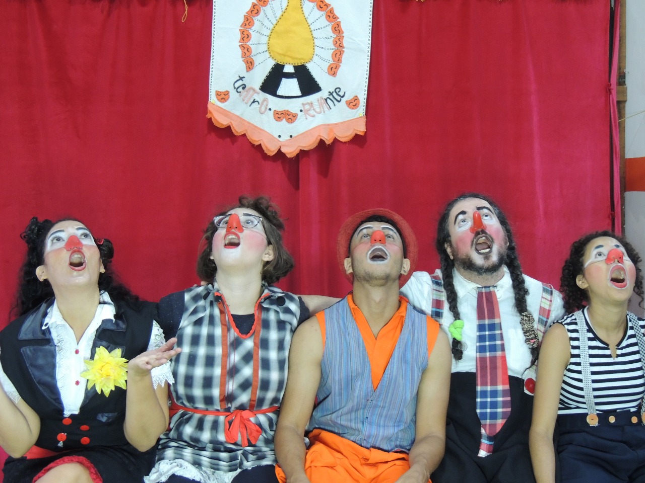 CABARÉ RUANTE VIRTUAL: Um show de palhaçadas - News Rondônia