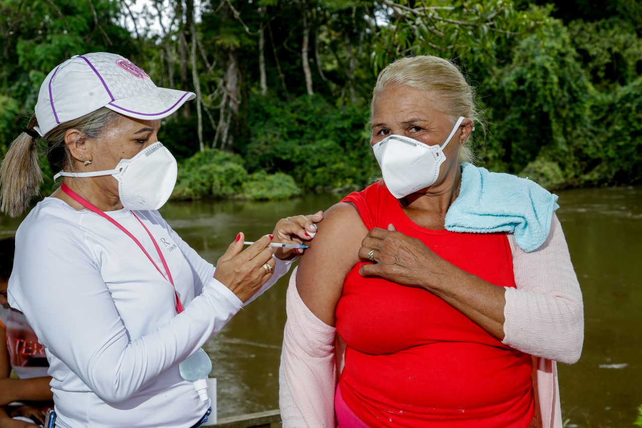 Governo de Rondônia firma parceria com Prefeitura de Costa Marques para vacinação de moradores da Resex Rio Cautário - News Rondônia