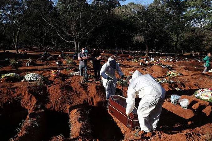 Estagnado, Brasil não segue ritmo de queda de casos de covid-19 no mundo - News Rondônia