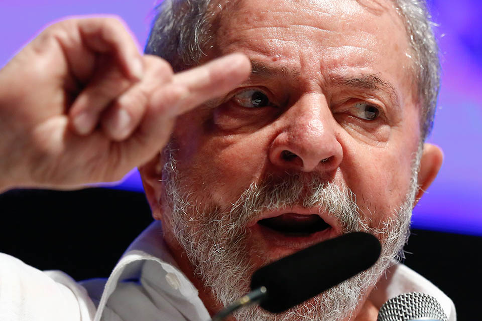 STF SUSPENDE TRANSFERÊNCIA E MANTÉM LULA EM CURITIBA - News Rondônia