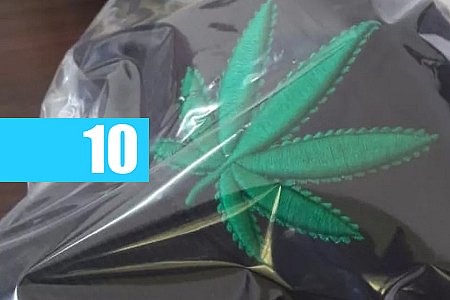 ÍNDIO É APREENDIDO AO ENTRAR EM DELEGACIA USANDO BONÉ COM DESENHO DE FOLHA MACONHA - News Rondônia