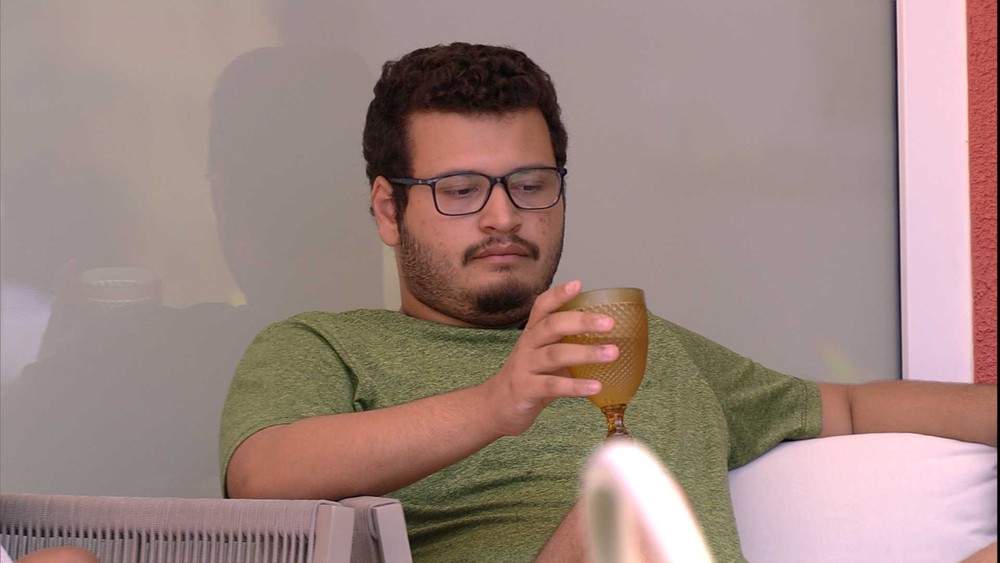 OTIMISTA: VICTOR HUGO FALA SOBRE PAREDÃO: 'QUERO VER A REAÇÃO DAS PESSOAS MUDANDO QUANDO EU VOLTAR' - News Rondônia