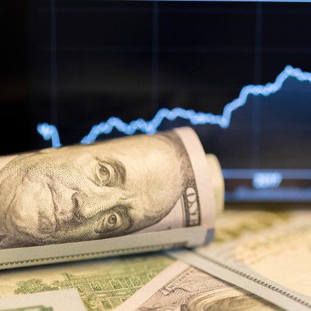 VALORES: BOLSA CAI QUASE 14% APÓS SUSPENDER NEGOCIAÇÕES; DÓLAR SOBE E BEIRA R$ 5 - News Rondônia