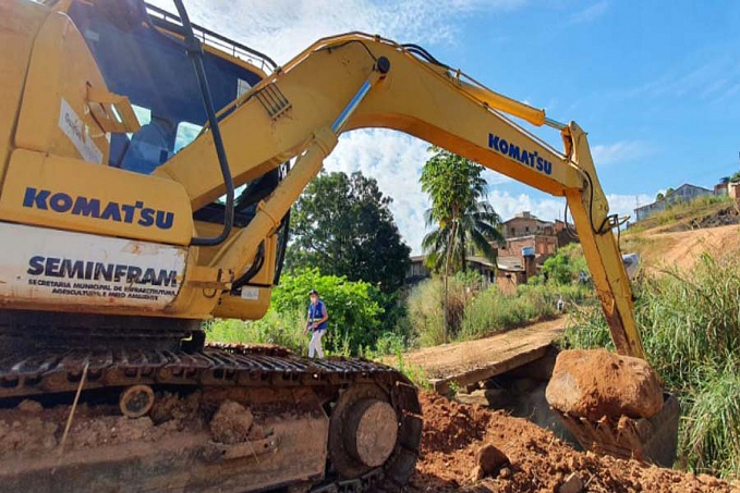 Prefeitura de Jaru inicia construção de galeria de concreto na Rua Nilton de Oliveira no setor 04 - News Rondônia