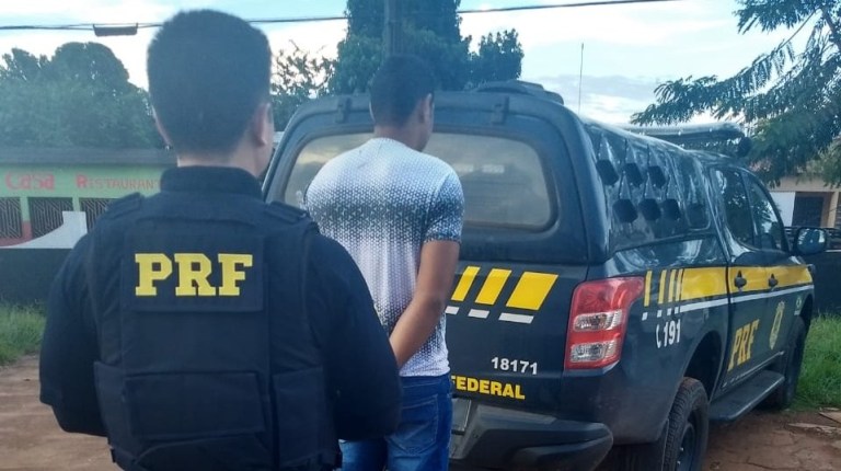 PRF PRENDE DOIS FORAGIDOS DA JUSTIÇA EM GUAJARÁ-MIRIM - News Rondônia