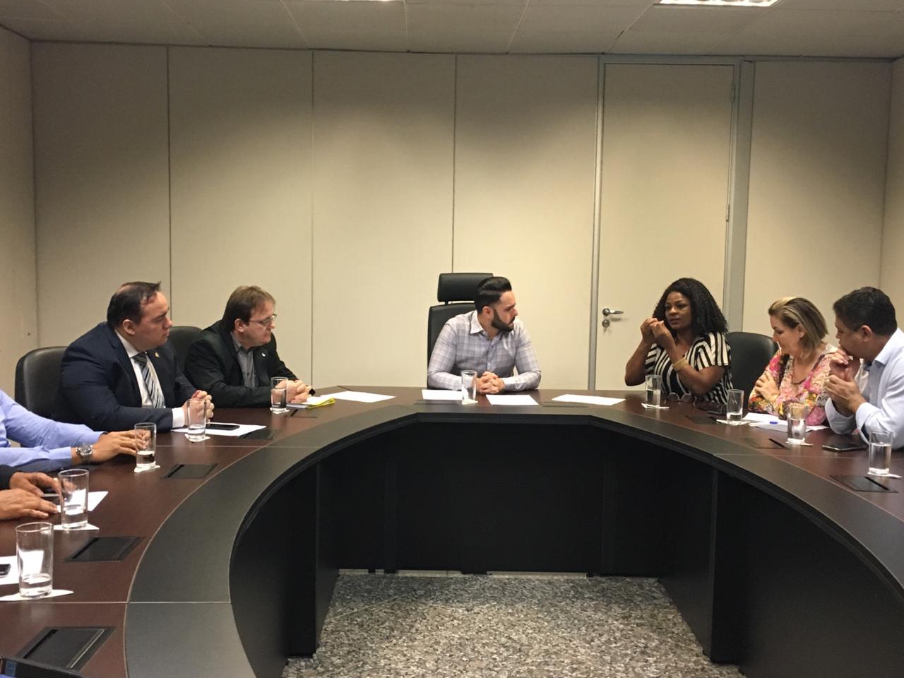 GOVERNO ANUNCIA PAGAMENTO DE RETROATIVO DA PROGRESSÃO PARA PROFESSORES E TÉCNICOS EDUCACIONAIS - News Rondônia