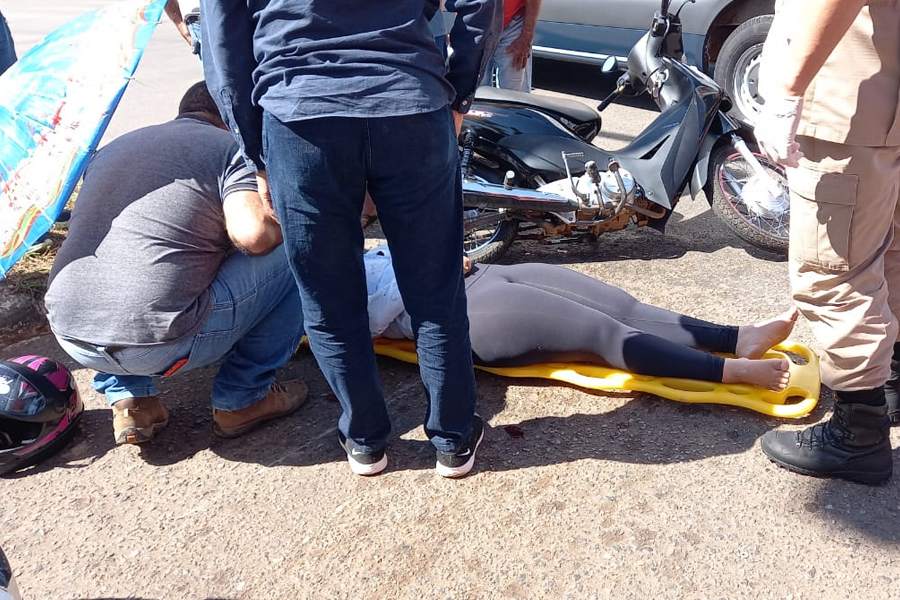 FICOU NA DÚVIDA: Motociclista fica lesionada durante acidente em semáforo na Rio Madeira - News Rondônia