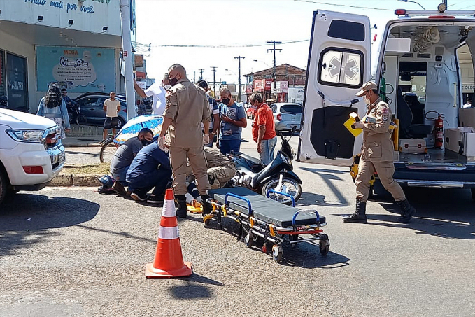 FICOU NA DÚVIDA: Motociclista fica lesionada durante acidente em semáforo na Rio Madeira - News Rondônia