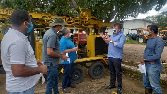 PERFURATRIZES SÃO ENTREGUES PARA MUNICÍPIOS DE RONDÔNIA COM O OBJETIVO DE BENEFICIAR MAIS DE 400 PRODUTORES RURAIS DO ESTADO - News Rondônia