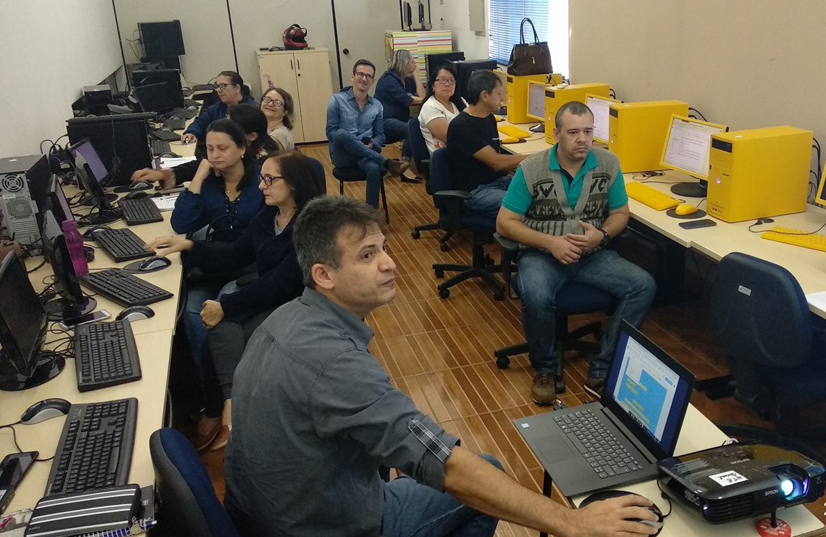 PROFESSORES DE CACOAL PARTICIPAM DE CURSO PARA APRENDER A UTILIZAR FERRAMENTA QUE FACILITARÁ INTERAÇÃO COM ALUNOS - News Rondônia