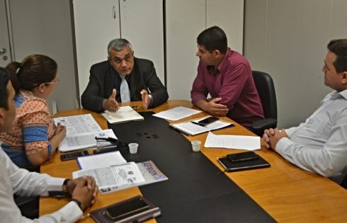 GOVERNO E PREFEITURA DISCUTEM ESTRATÉGIAS PARA REGULARIZAR LOTES URBANOS EM CASTANHEIRAS - News Rondônia
