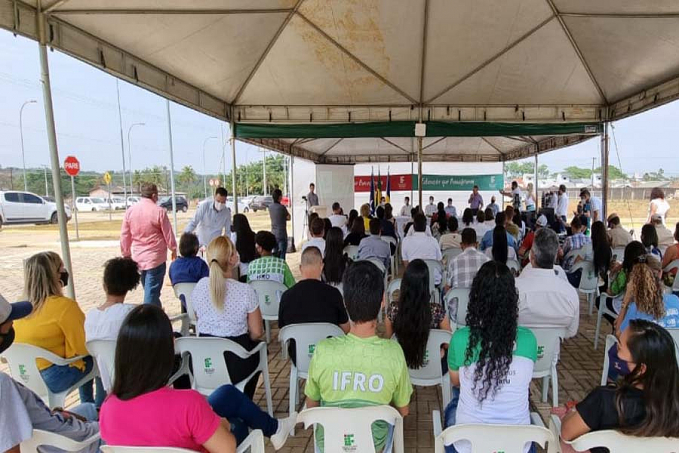 Prefeito João Gonçalves Júnior acompanha senador Marcos Rogério durante visita a Jaru - News Rondônia