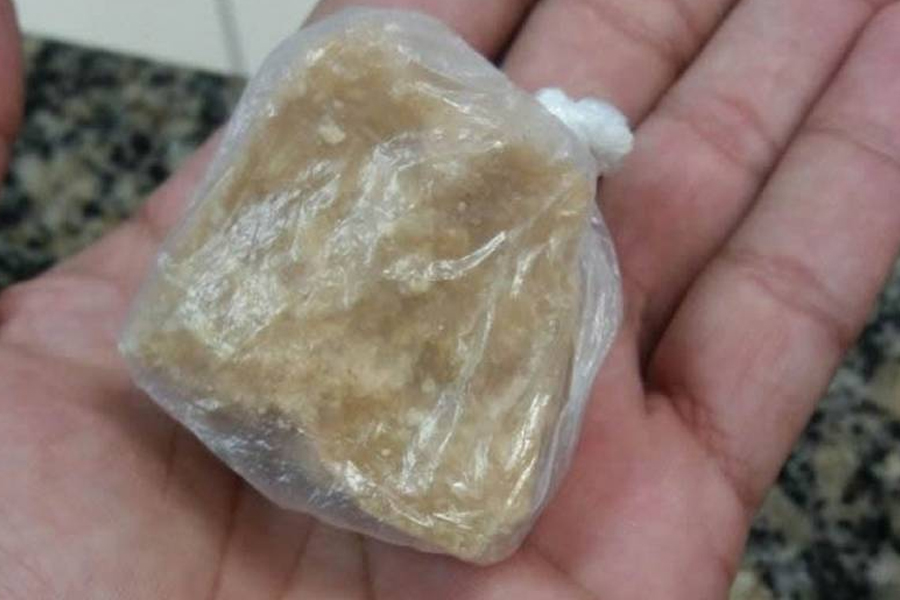Rapaz de 20 anos é preso vendendo crack 'em lascas' e policiais encontram CNH penhorada por dívida de R$ 20 - News Rondônia