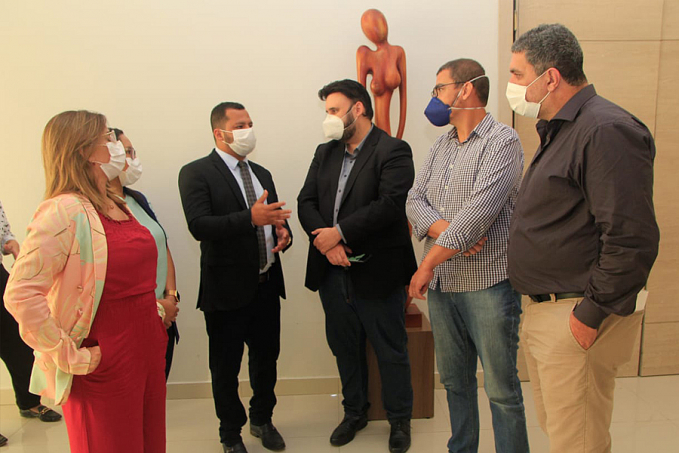 Edevaldo Neves entrega moção de aplausos em homenagem aos profissionais de Enfermagem - News Rondônia
