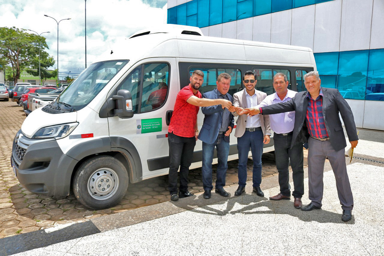 DEPUTADO EDSON MARTINS GARANTE VAN PARA TRANSPORTAR MEDICAMENTOS DE ALTO CUSTO EM JI-PARANÁ - News Rondônia