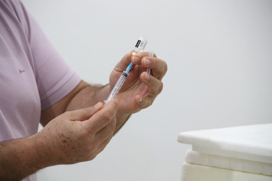 IMUNIZAÇÃO: Rondônia inicia aplicação da dose de reforço contra a covid-19 para profissionais da Saúde - News Rondônia