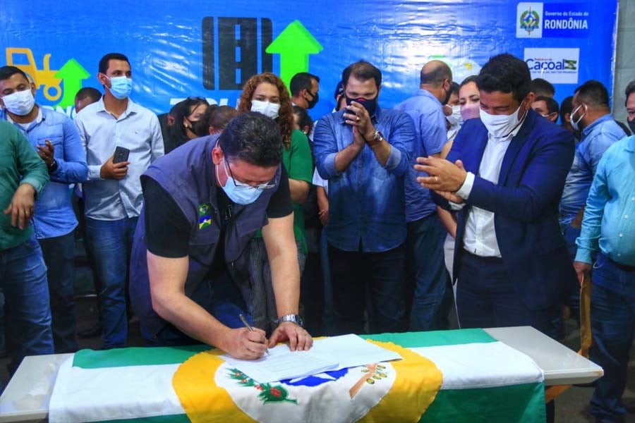 INFRAESTRUTURA: Em Cacoal, Governo de Rondônia lança projetos Tchau Poeira e 'Governo na Cidade' para reforçar infraestrutura na área urbana - News Rondônia