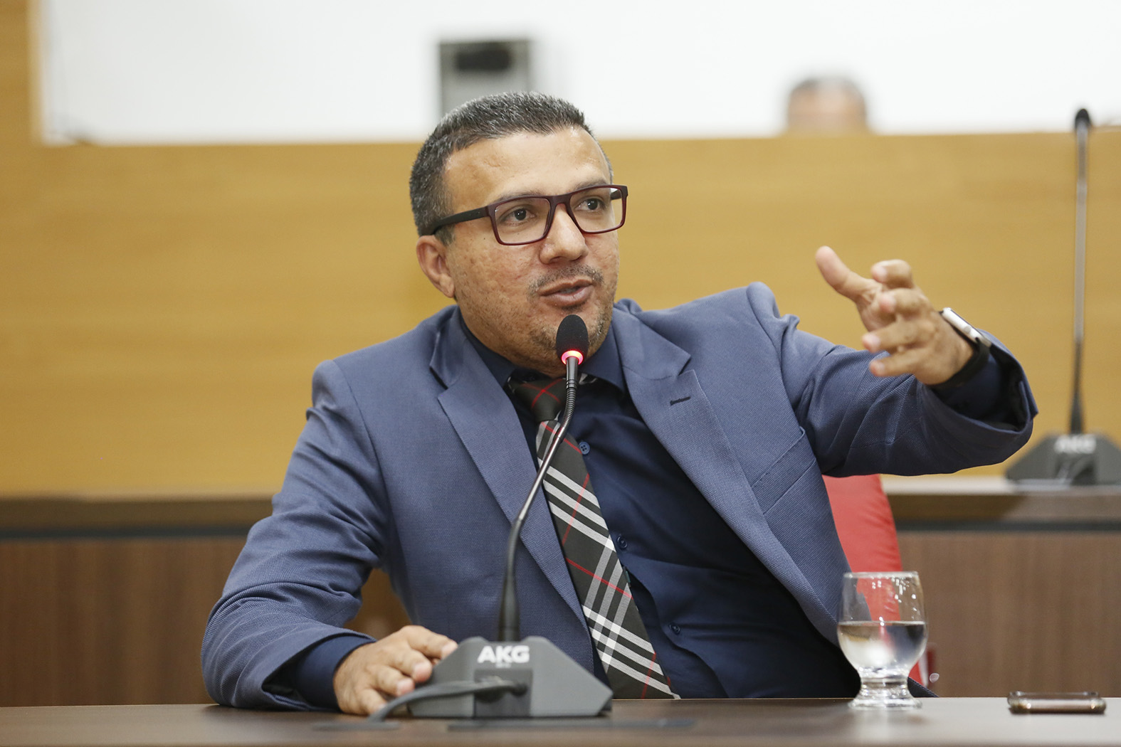 ALEX SILVA PEDE A SEDUC O RESTABELECIMENTO DE ENERGIA EM ESCOLA DA CAPITAL - News Rondônia