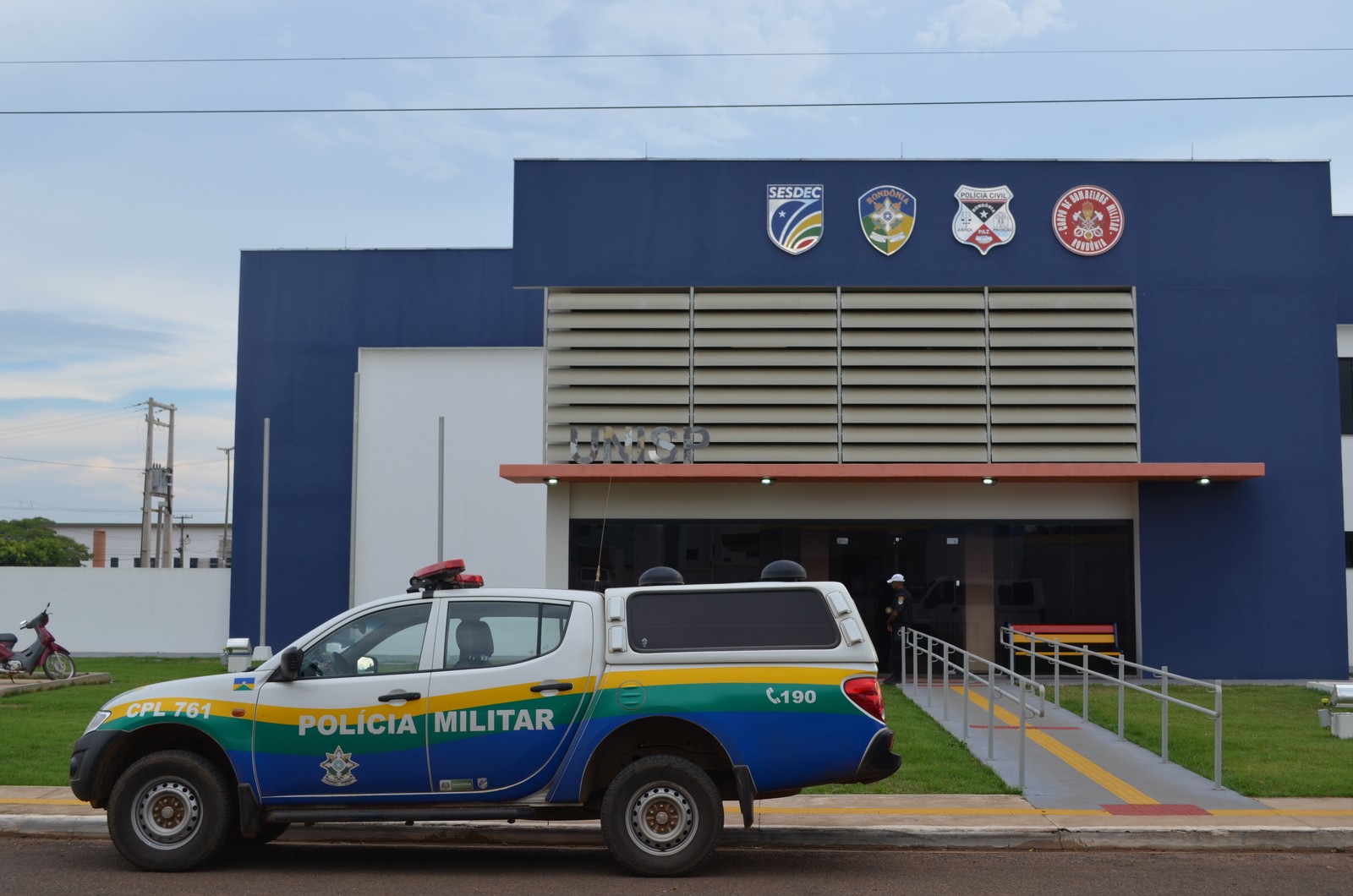 CAMINHONEIRO TEM MOTO FURTADA EM PÁTIO DE POSTO DE COMBUSTÍVEL AO DEIXAR VEÍCULO ESTACIONADO - News Rondônia