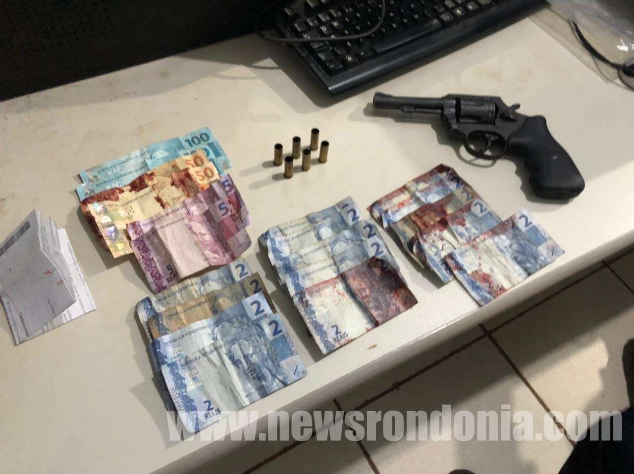 ASSALTO - Empresário e bandidos são baleados em distribuidora - News Rondônia
