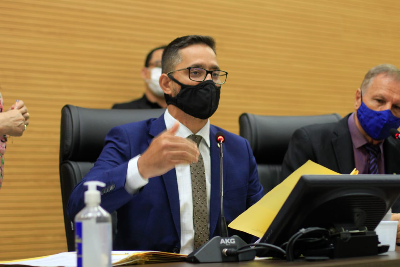 Presidida pelo deputado Anderson Pereira, CCJ arquiva projeto supérfluo que não beneficiaria produtores de leite em Rondônia - News Rondônia