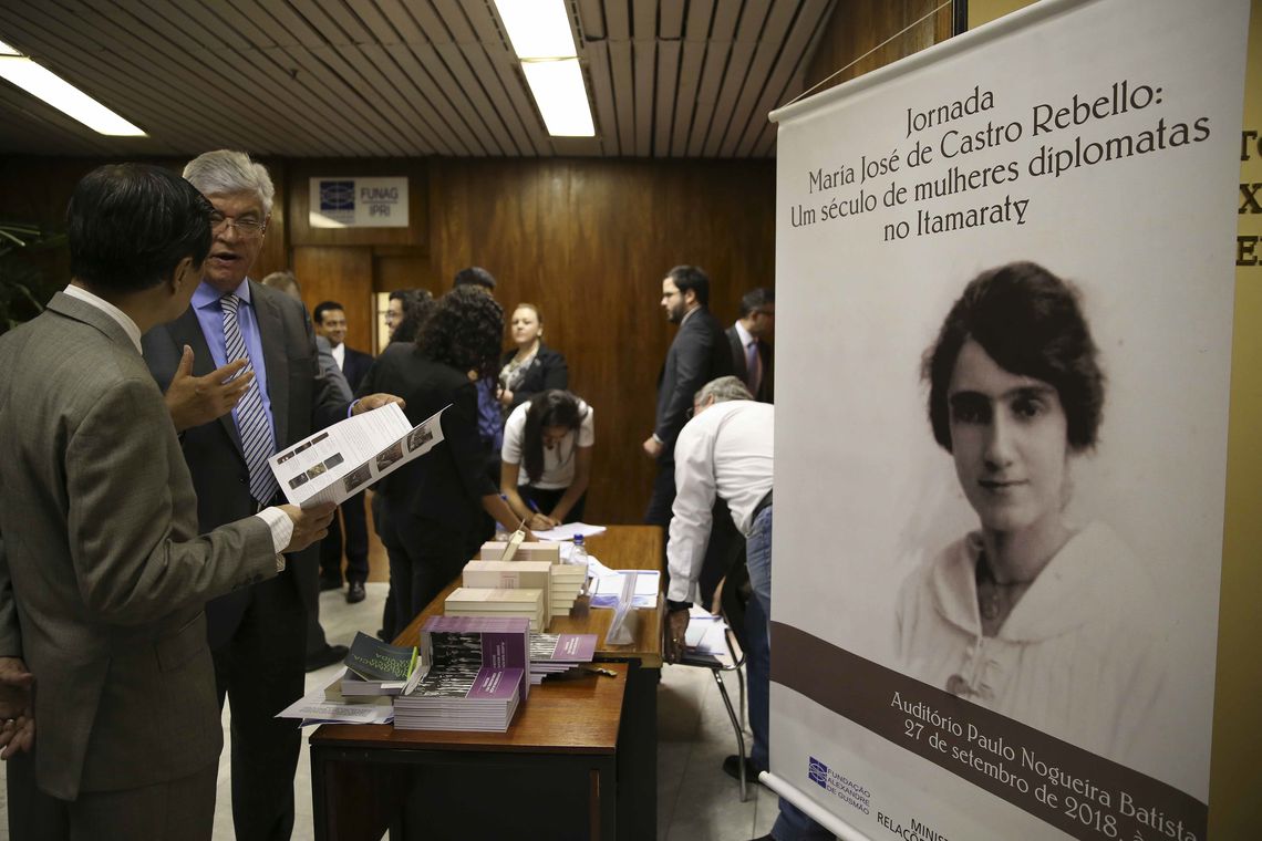HÁ 100 ANOS, TOMAVA POSSE A PRIMEIRA MULHER DIPLOMATA DO PAÍS - News Rondônia