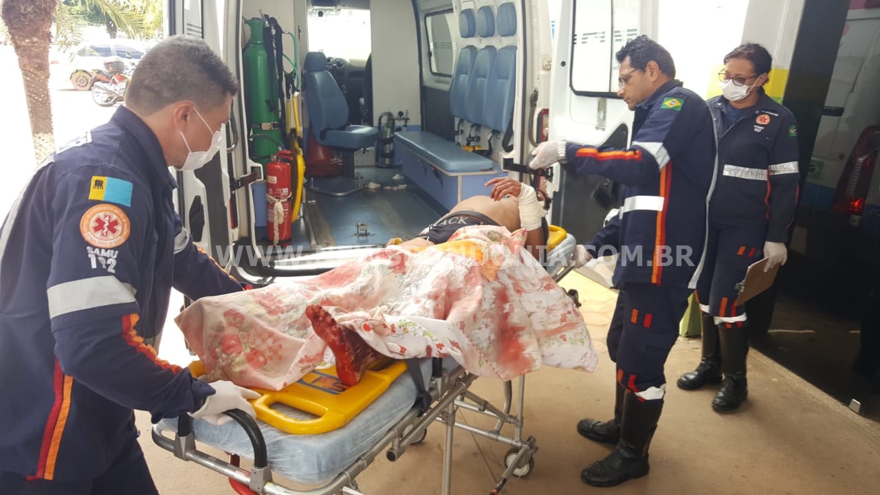 DURANTE BEBEDEIRA, HOMEM SURTA E TENTA MATAR AMIGO COM UMA FACA - News Rondônia