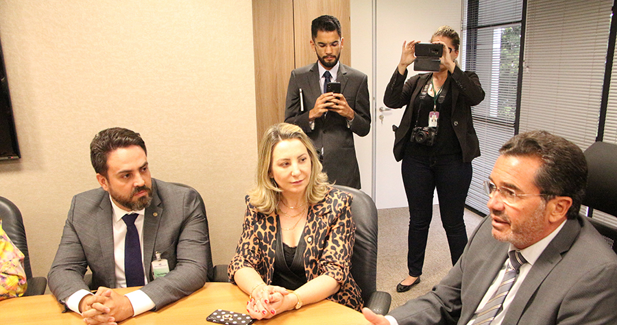DEPUTADO LÉO MORAES COBRA MINISTÉRIO DA ECONOMIA E TCU SOBRE RETOMADA DA TRANSPOSIÇÃO DE SERVIDORES EM RONDÔNIA - News Rondônia