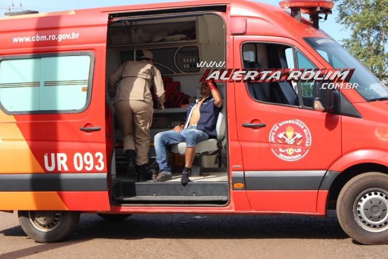 Colisão entre carro e moto deixa dois feridos nesta manhã de segunda-feira - News Rondônia