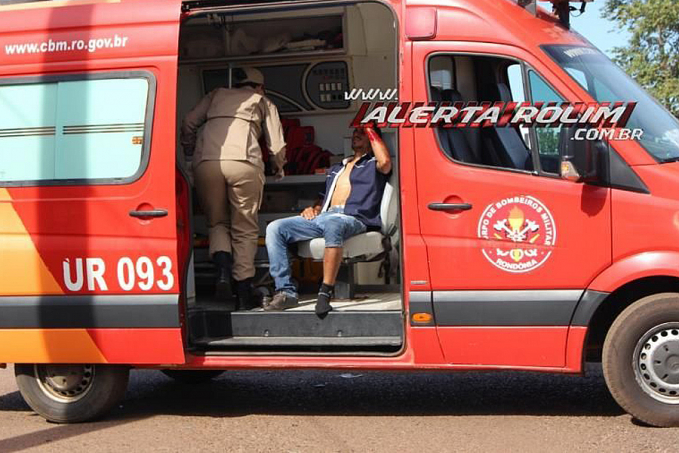 Colisão entre carro e moto deixa dois feridos nesta manhã de segunda-feira - News Rondônia