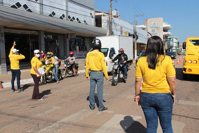 Detran alerta motociclistas sobre obrigatoriedade do uso de equipamentos básicos de segurança - News Rondônia