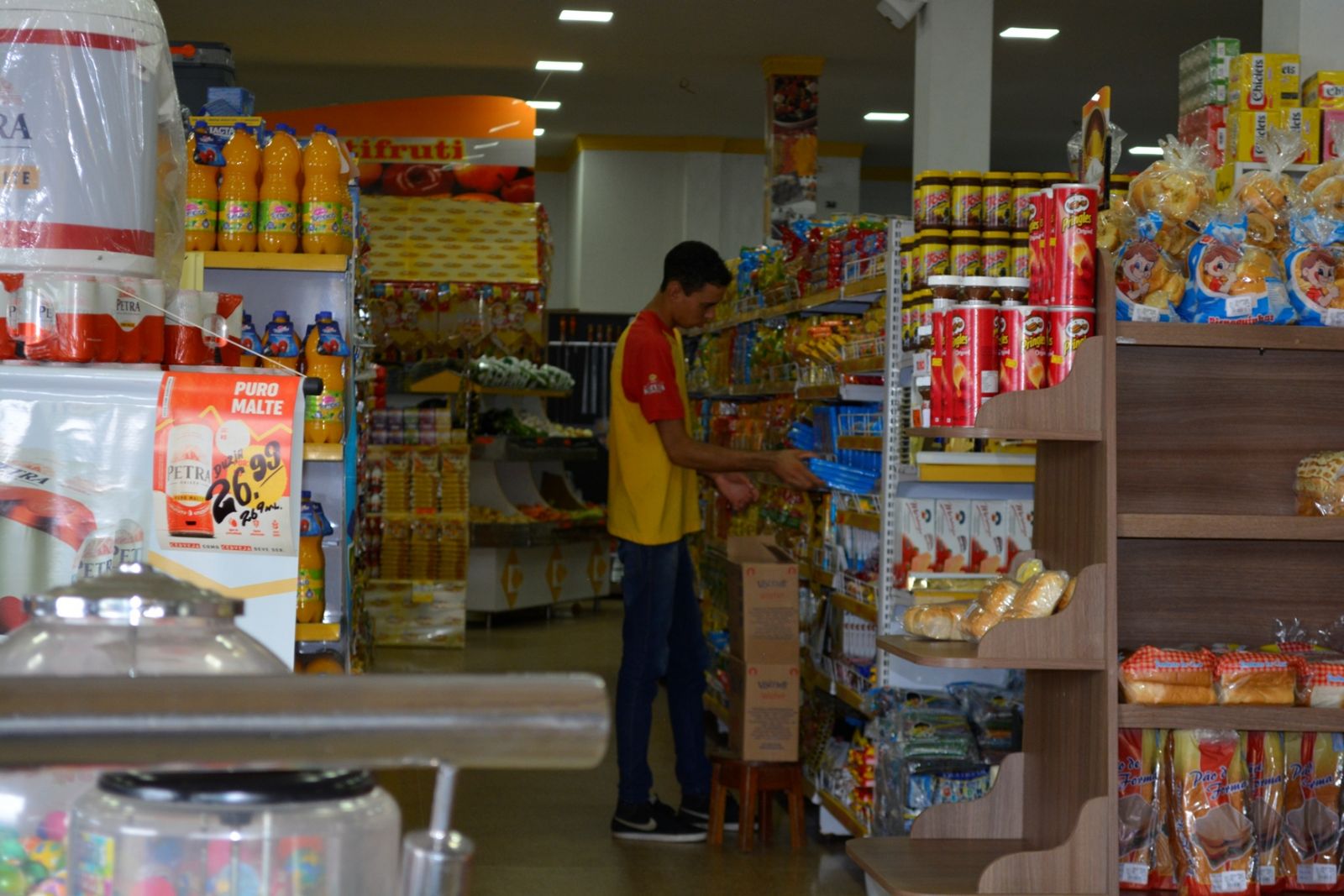 EMPRESÁRIA DE ARIQUEMES APOSTA NA RECICLAGEM EM SUPERMERCADO - News Rondônia